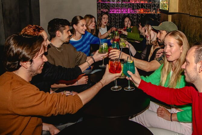 Tipsy Tour: Guided Bar Crawl In Florence with Dark History - Florence after dark, with a little scandal