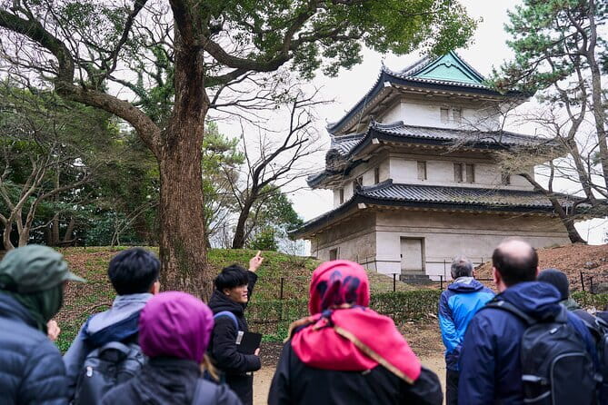 Tokyo Castle & Imperial PalaceーShogun Walking Tour - Starting at Wadakura Fountain Park