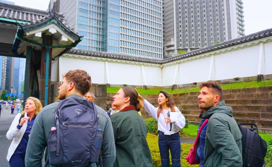 Tokyo: Imperial Palace Japanese History Walking Tour - Who Should Book This Walk?