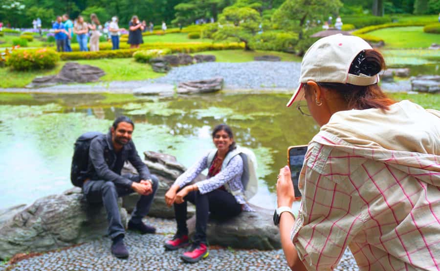 Tokyo: Imperial Palace Japanese History Walking Tour - Seeing the Castle That Is No Longer There