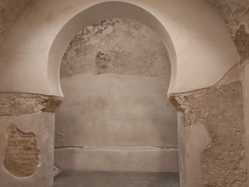 Toledo: Ancient Underground City Tour in Spanish - Meeting the guide at Nº7