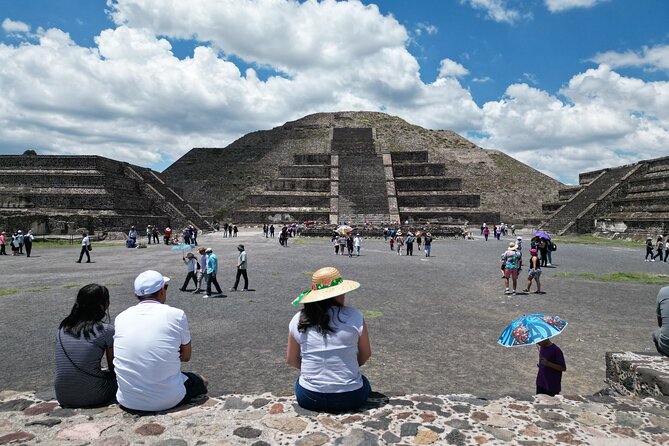 Tour to Teotihuacan with visit to ancient caves and CDMX transportation - The long ride from Mexico City to Teotihuacan
