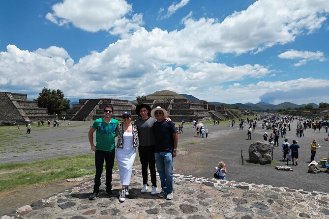 Tour to Teotihuacan with visit to ancient caves and CDMX transportation - The two-hour visit to Teotihuacan’s pyramids
