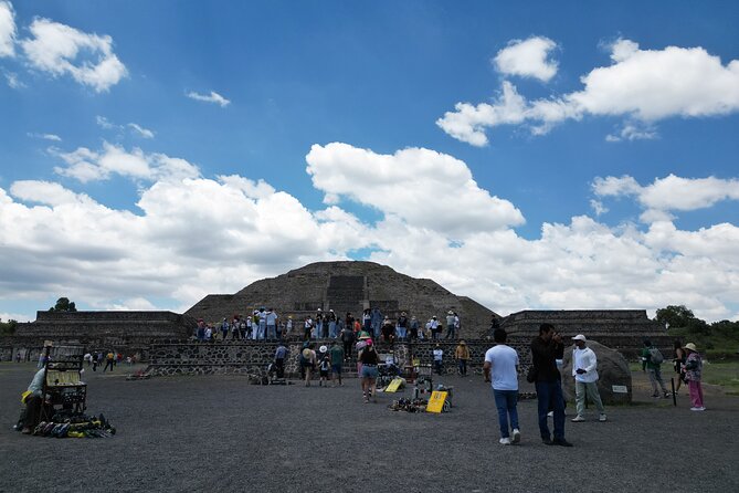 Tour to Teotihuacan with visit to ancient caves and CDMX transportation - Booking details and practical planning