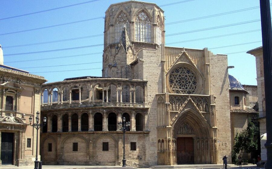 Valencia: Walking Tour of the Medieval City Center - How the guiding style can shape the experience