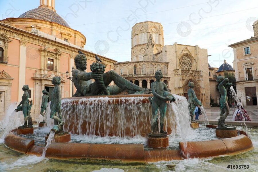 Valencia: Walking Tour of the Medieval City Center - Plaza de la Virgen and the story of Valencia