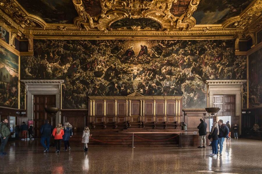 Venice: Doge’s Palace and Basilica Roman Empire Guided Tour - Inside Doge’s Palace, where Venice ruled