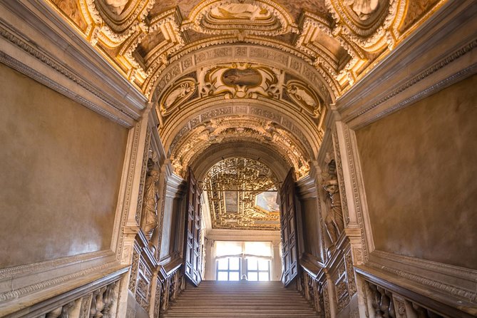 Venice's Best: Basilica, Doge's Palace, Gondola & History Gallery - The gondola ride: lovely idea, variable execution