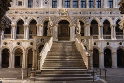 Venice’s Best: Basilica, Doge’s Palace, Gondola & History Gallery