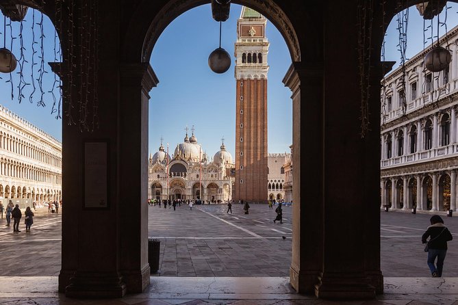 Venice's Best: Basilica, Doge's Palace, Gondola & History Gallery - Guide quality and the small-group experience