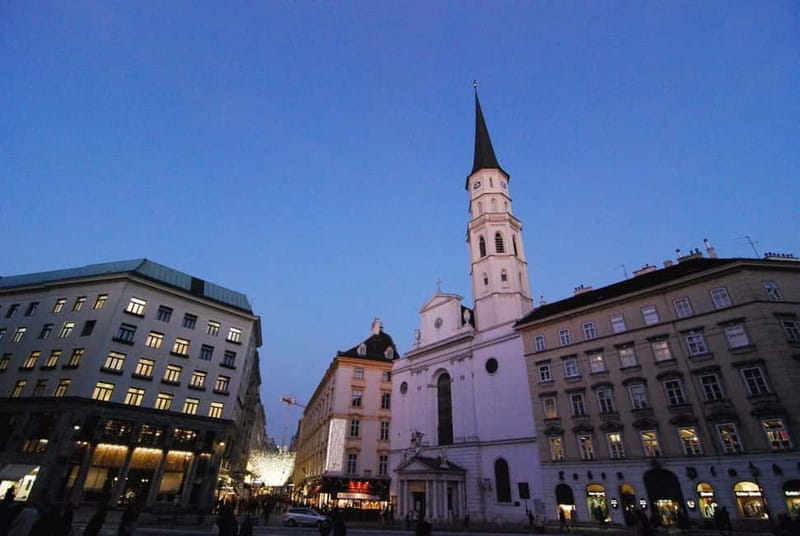 Vienna: Essential History Walking Tour - Heldenplatz and the facades of imperial ambition