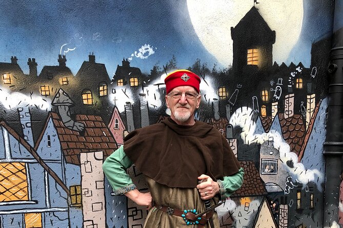 Walk the Medieval Mile with Pat - Looking up at Kilkenny Castle