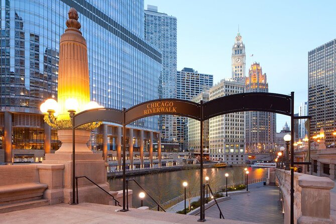 Walkin' with Colin: Chicago History-Mystery-Comedy-Tragedy Tour - Key points to know before you book