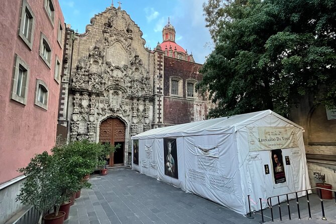 Walking Tour in Mexico City for Exploring their Cultural Heritage - The Tile-Covered House and the Final Palace