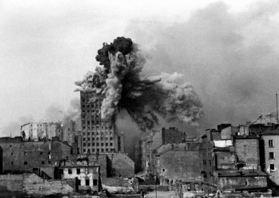 World War 2 in Warsaw walking tour in English - Why this Warsaw walk matters