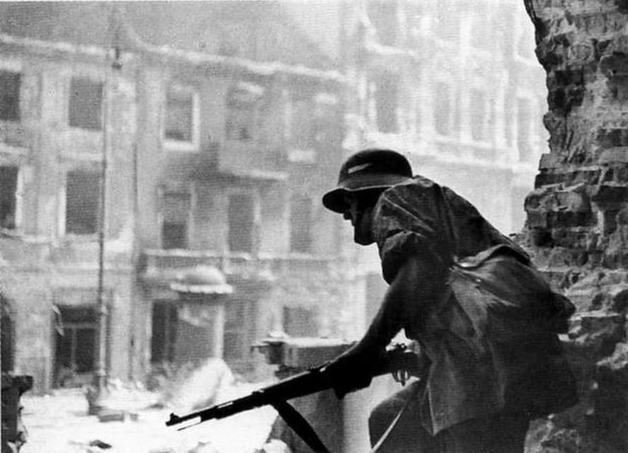 World War 2 in Warsaw walking tour in English - Execution sites and the cost of occupation