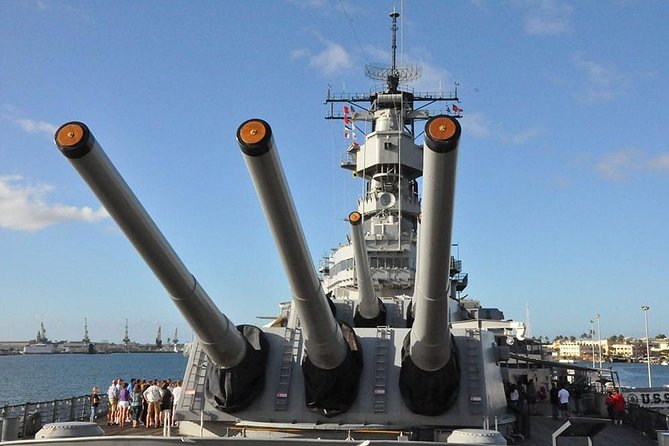 WWII Pearl Harbor Heroes Deluxe Tour - Aboard the USS Missouri, the Mighty Mo