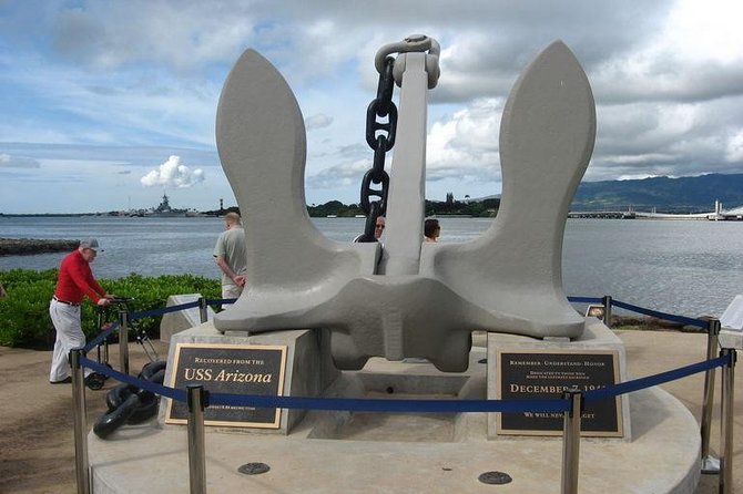 WWII Pearl Harbor Heroes Deluxe Tour - The no-bag rule needs serious attention